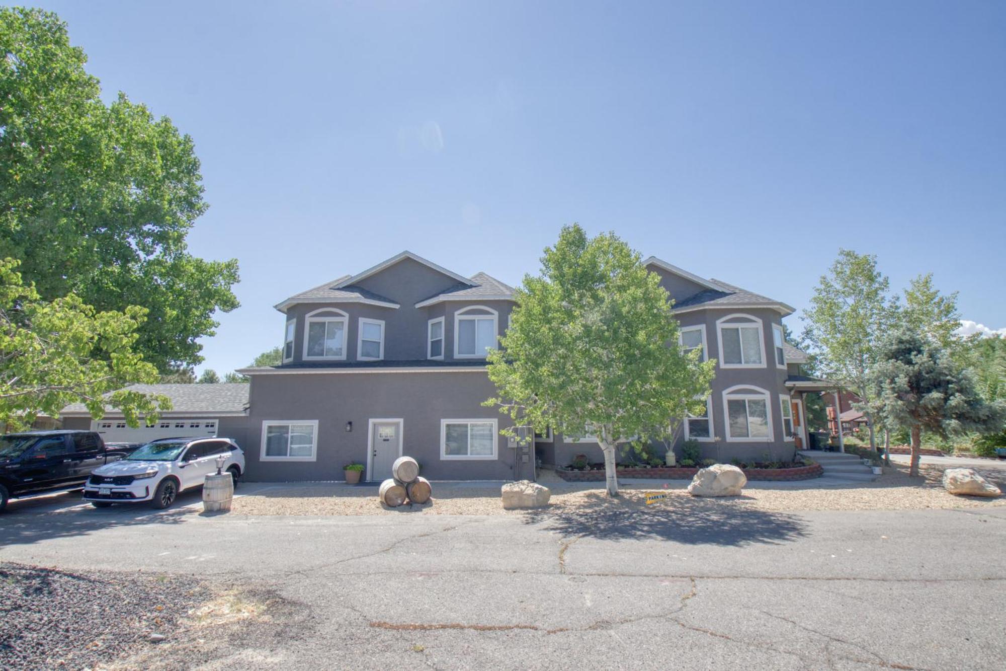 Castle Creek Manor Bed & Breakfast Grand Junction Exterior photo